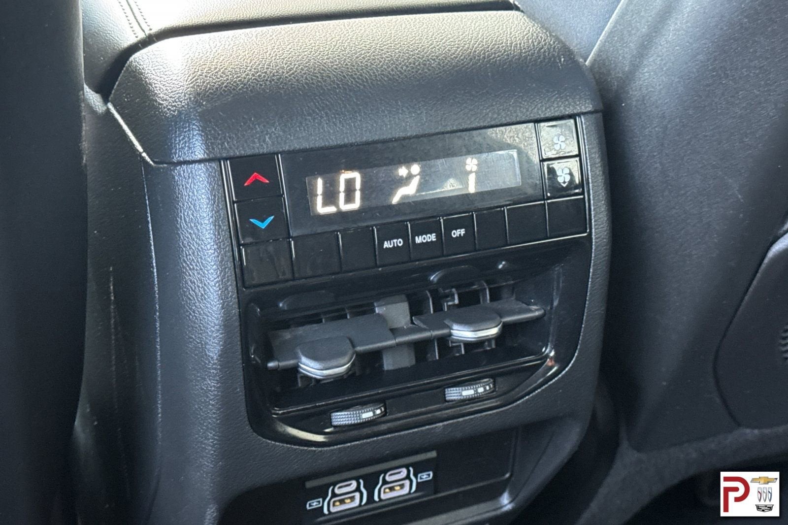 2023 Jeep Grand Cherokee L Laredo 4x4