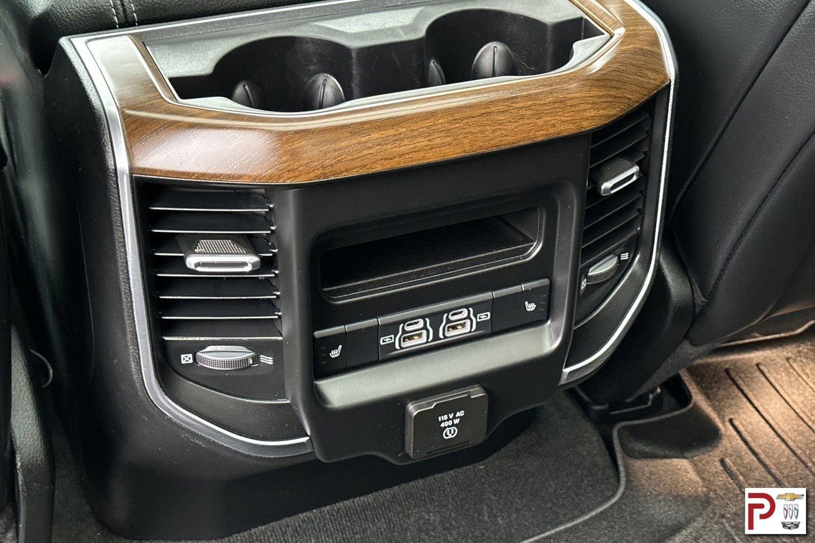 2021 RAM 1500 Laramie Crew Cab 4x4 5'7" Box