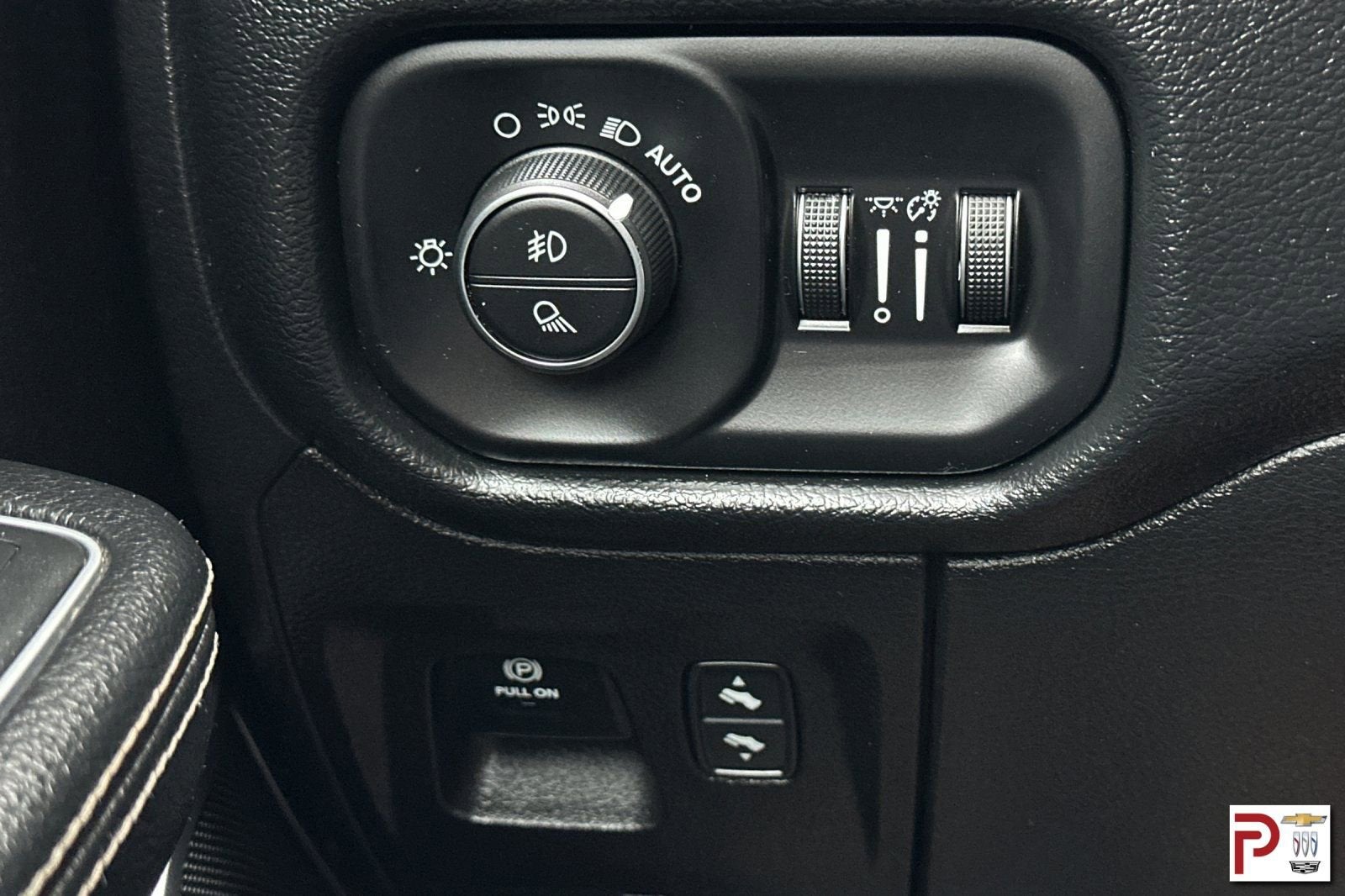 2021 RAM 1500 Laramie Crew Cab 4x4 5'7" Box