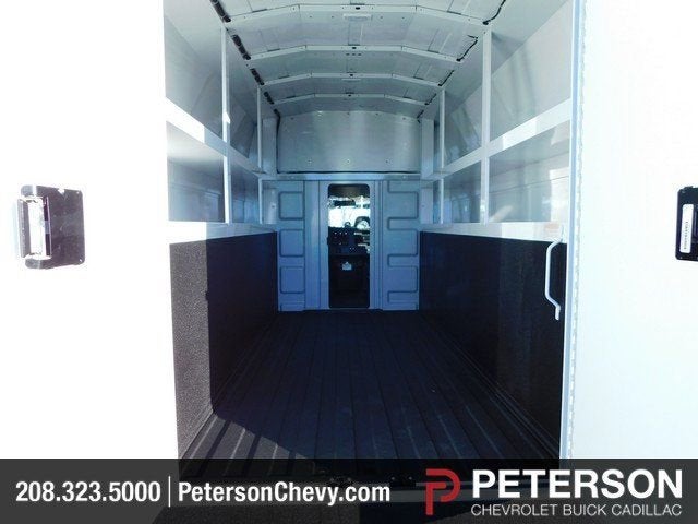 2024 Chevrolet Express Cutaway 3500 1WT