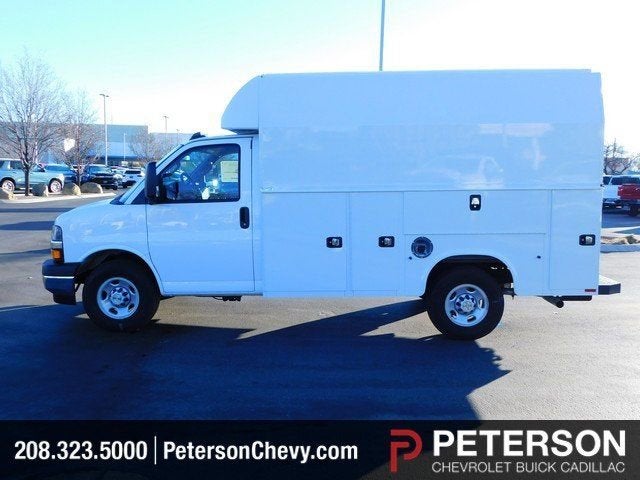 2024 Chevrolet Express Cutaway 3500 1WT
