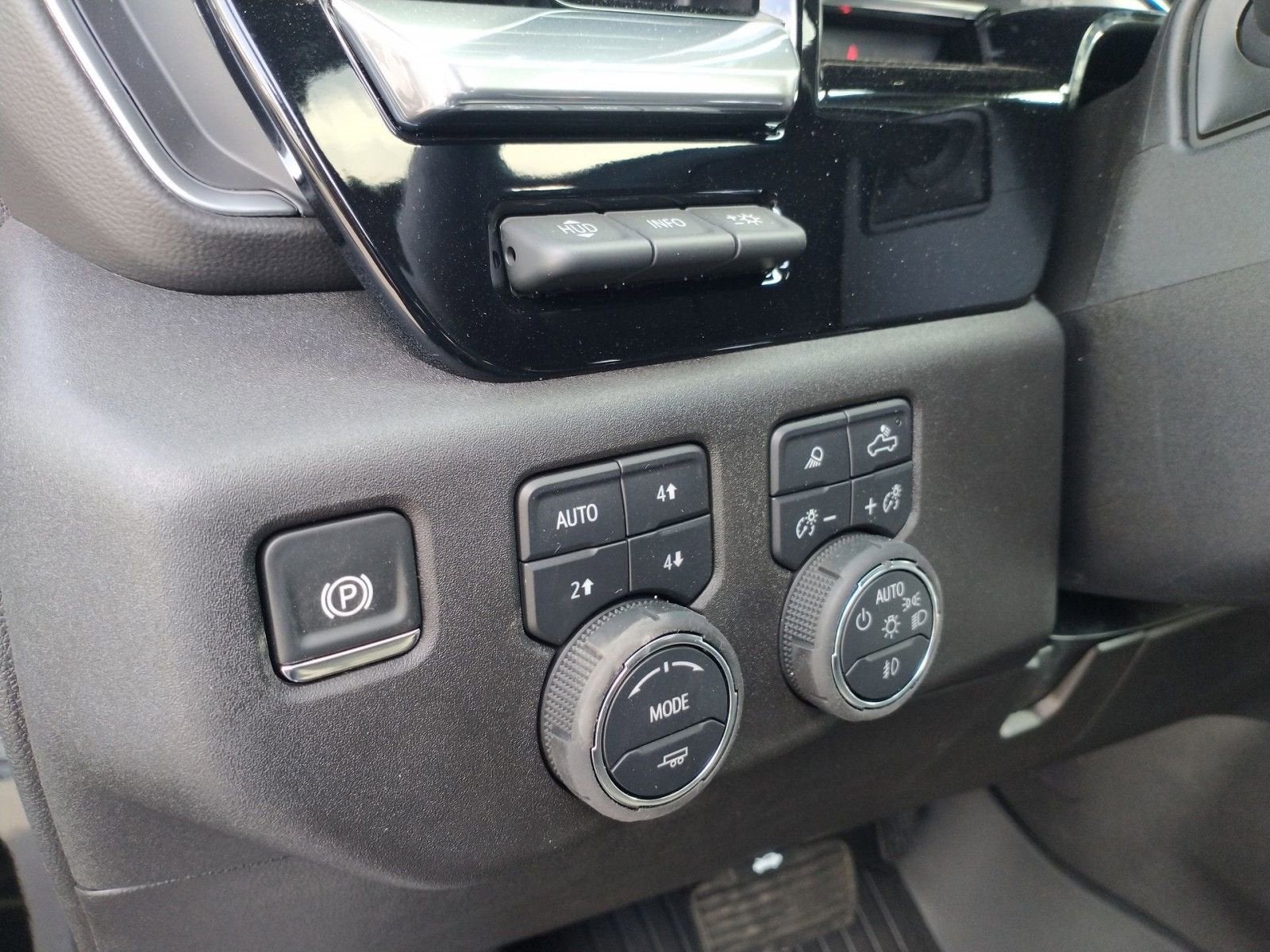 2025 Chevrolet Silverado 3500 HD LTZ