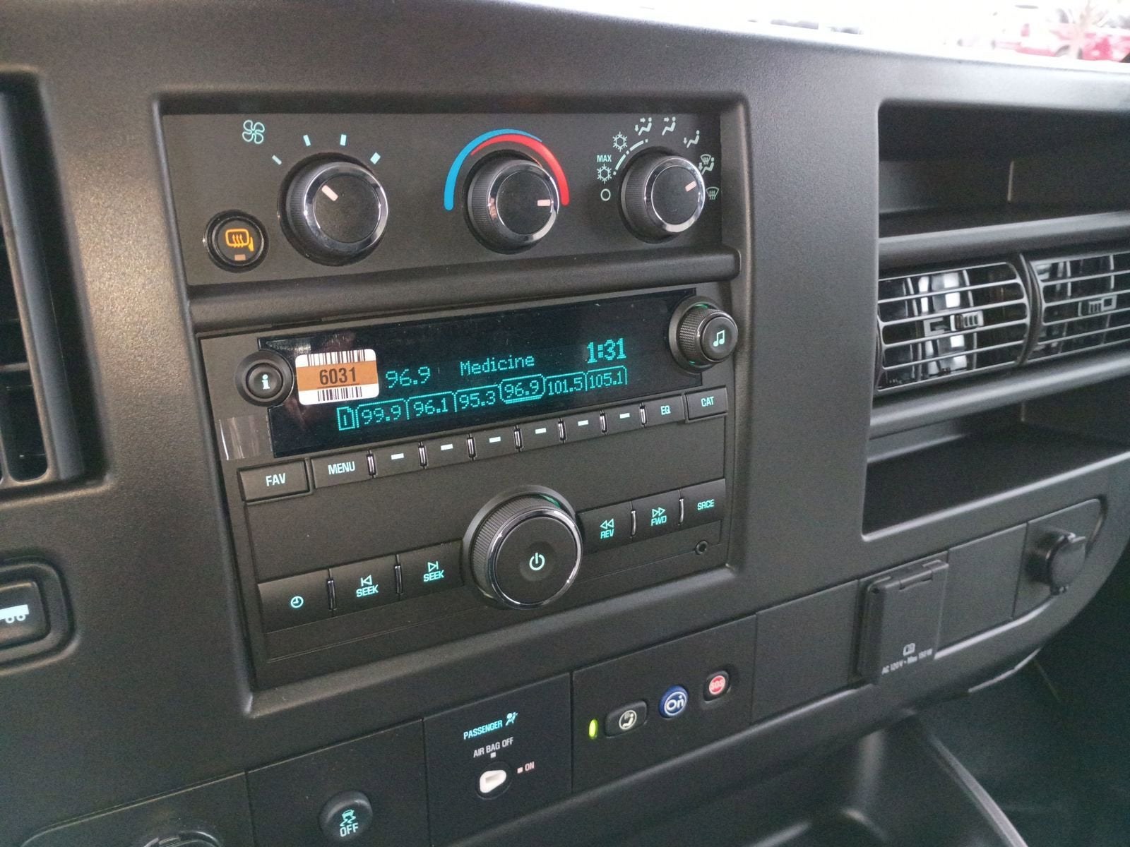 2025 Chevrolet Express Cargo 2500 WT