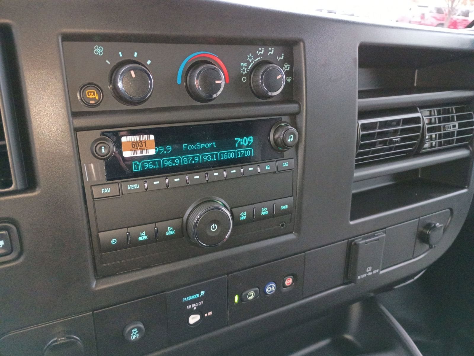 2025 Chevrolet Express Cargo 2500 WT