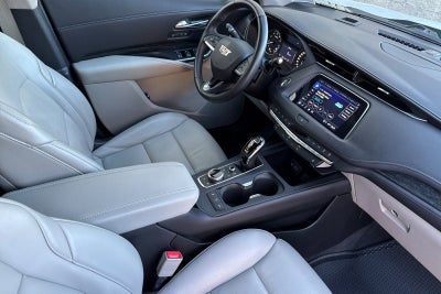 2022 Cadillac XT4 Premium Luxury