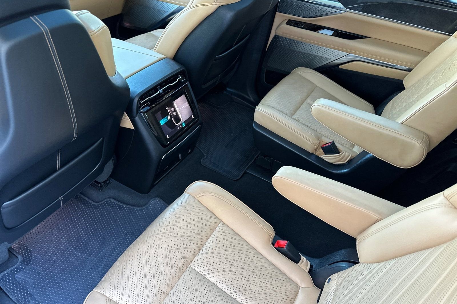 2025 Cadillac ESCALADE IQ Sport 2