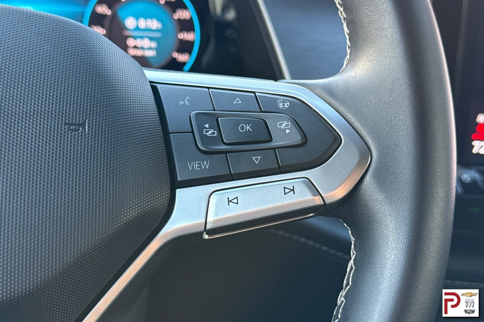 2025 Volkswagen Atlas Cross Sport 2.0T SE w/Technology