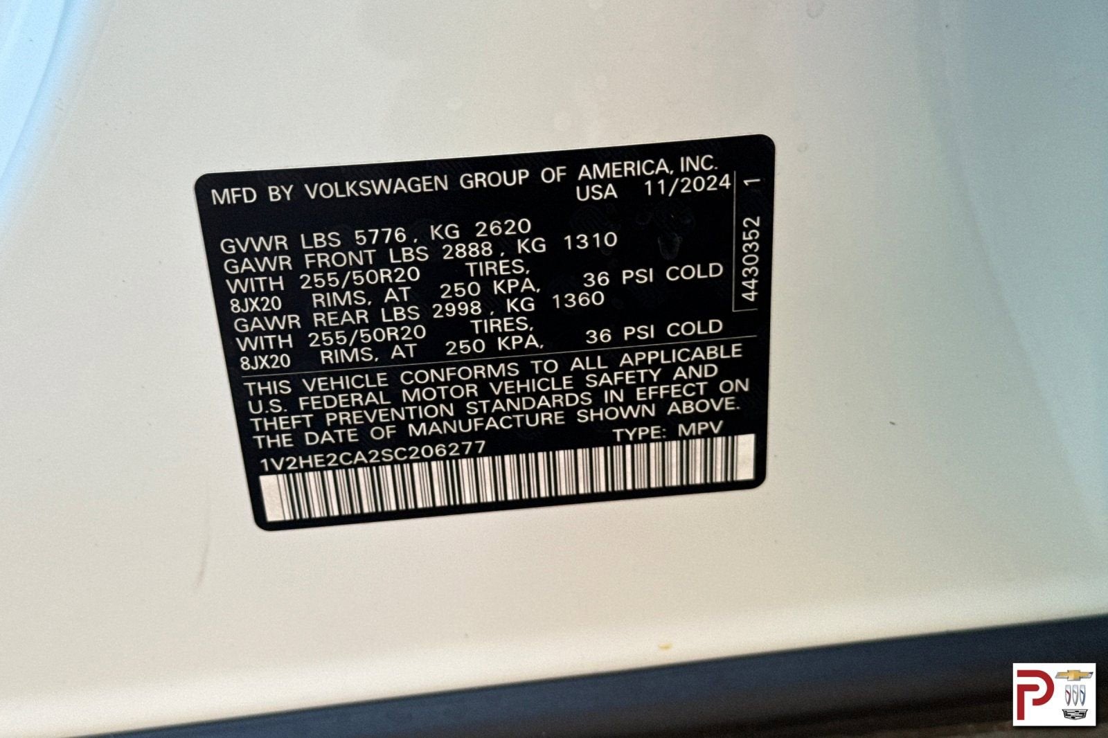 2025 Volkswagen Atlas Cross Sport 2.0T SE w/Technology