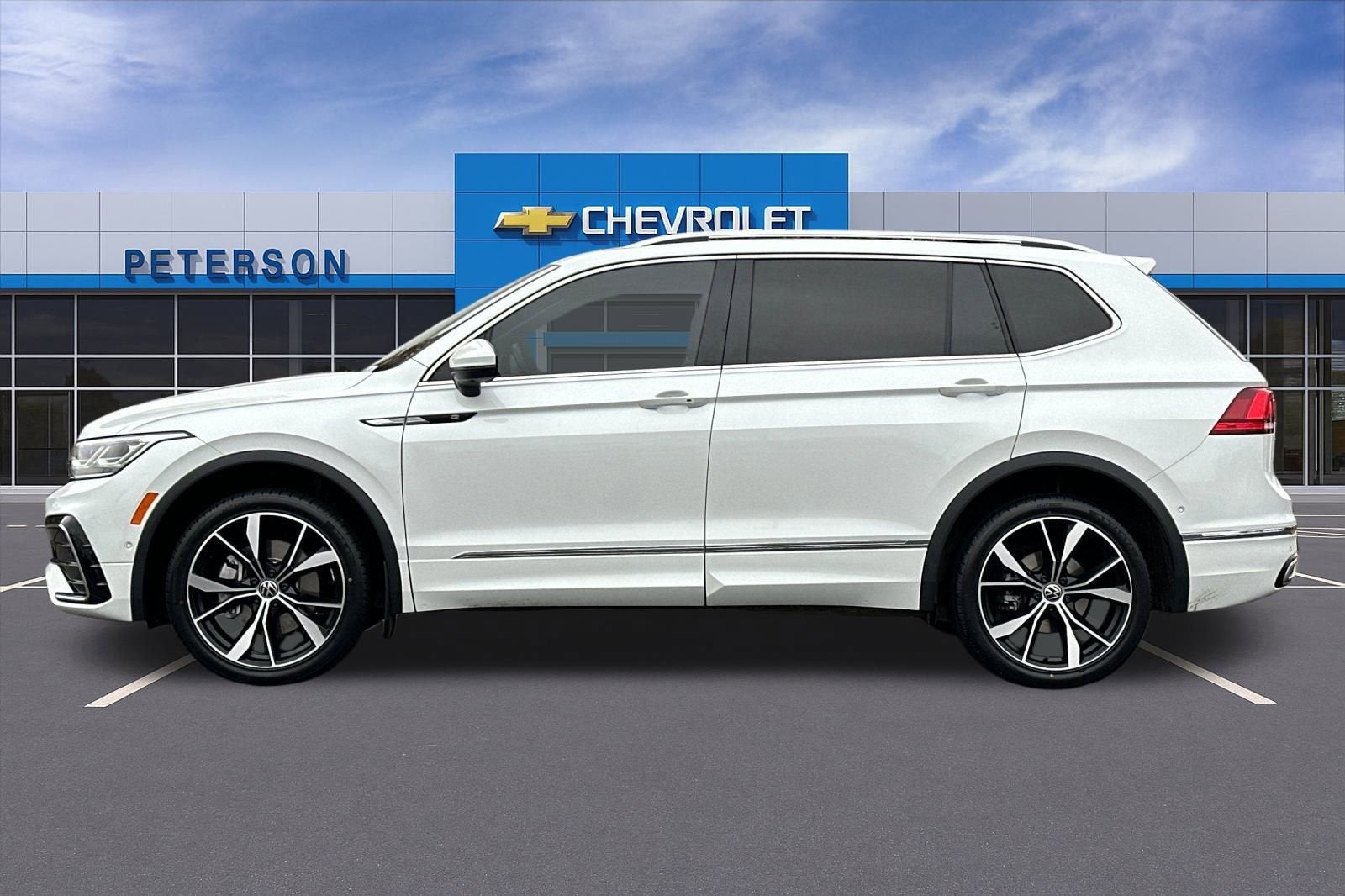 2024 Volkswagen Tiguan 2.0T SEL R-Line