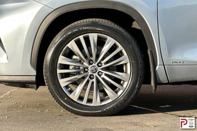 2021 Toyota Highlander Hybrid Platinum