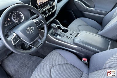 2024 Toyota Highlander LE