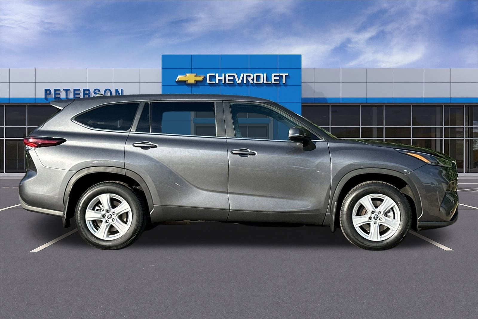 2024 Toyota Highlander LE