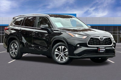 2024 Toyota Highlander LE