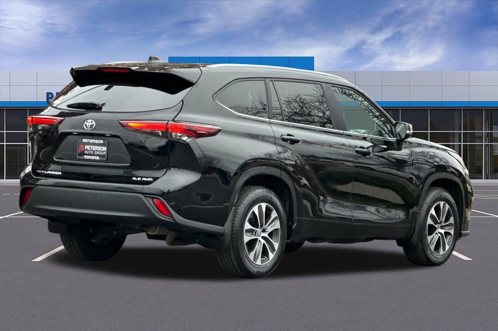 2024 Toyota Highlander LE