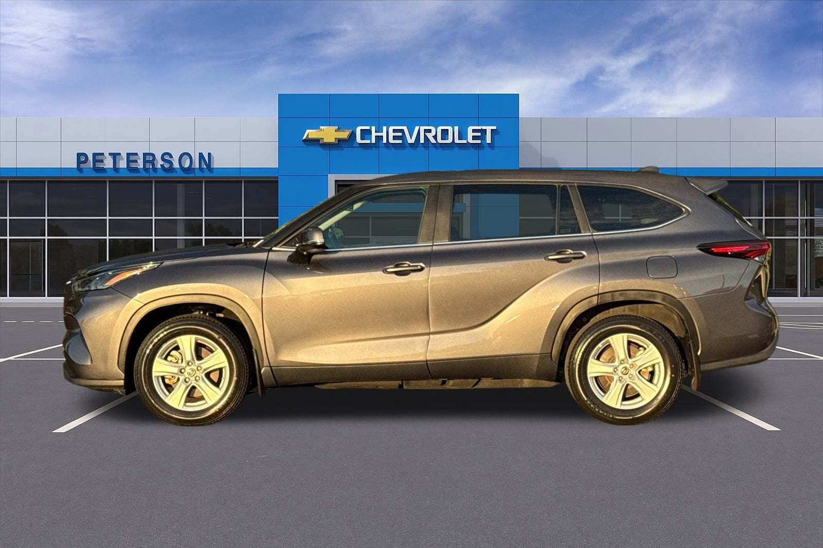 2024 Toyota Highlander LE