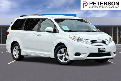 2017 Toyota Sienna LE 8 Passenger