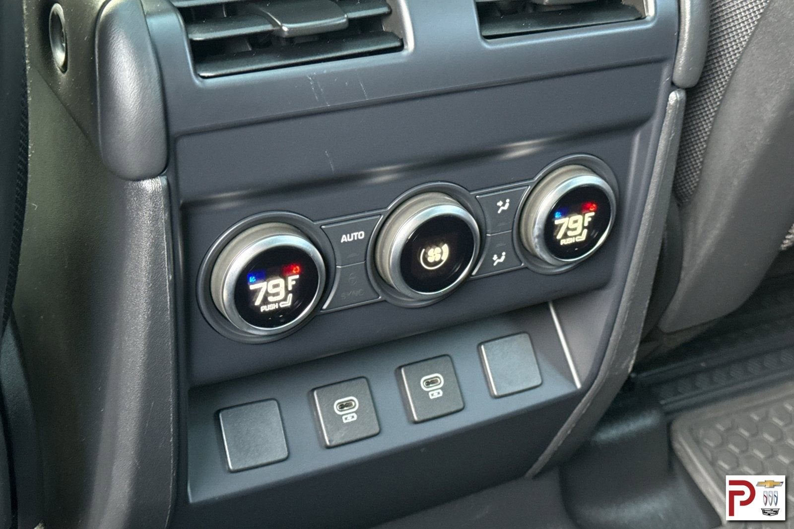 2025 Land Rover Defender 110 P525 V8