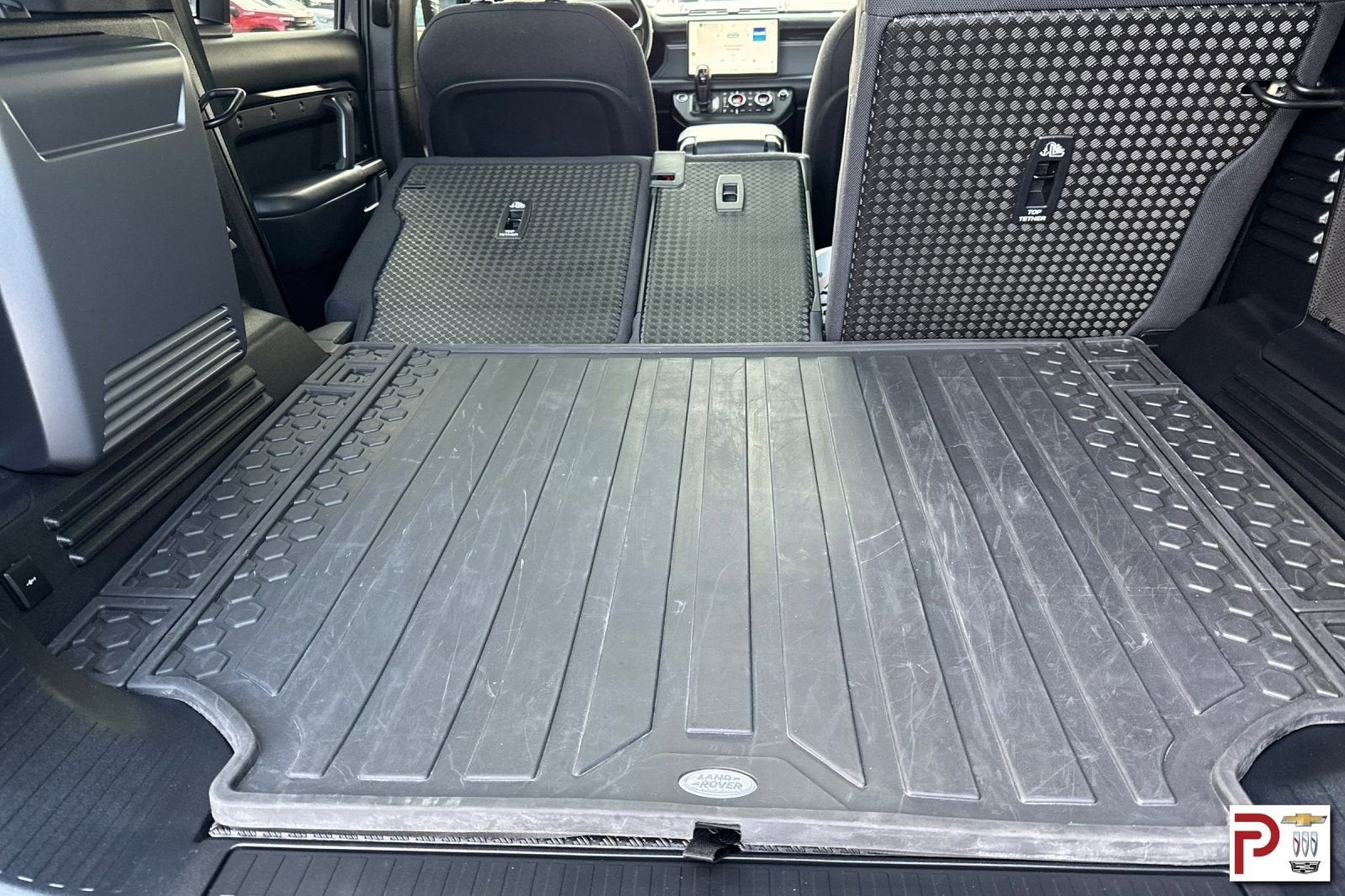 2025 Land Rover Defender 110 P525 V8