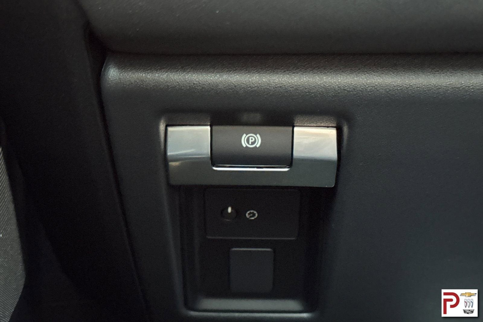 2025 Land Rover Defender 110 P525 V8