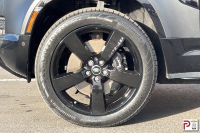 2025 Land Rover Defender 110 P525 V8