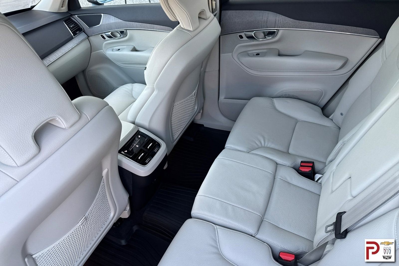 2025 Volvo XC90 B6 Plus 7-Seater