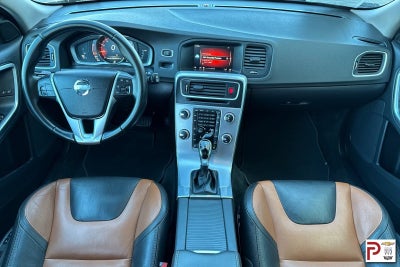 2018 Volvo V60 Cross Country T5
