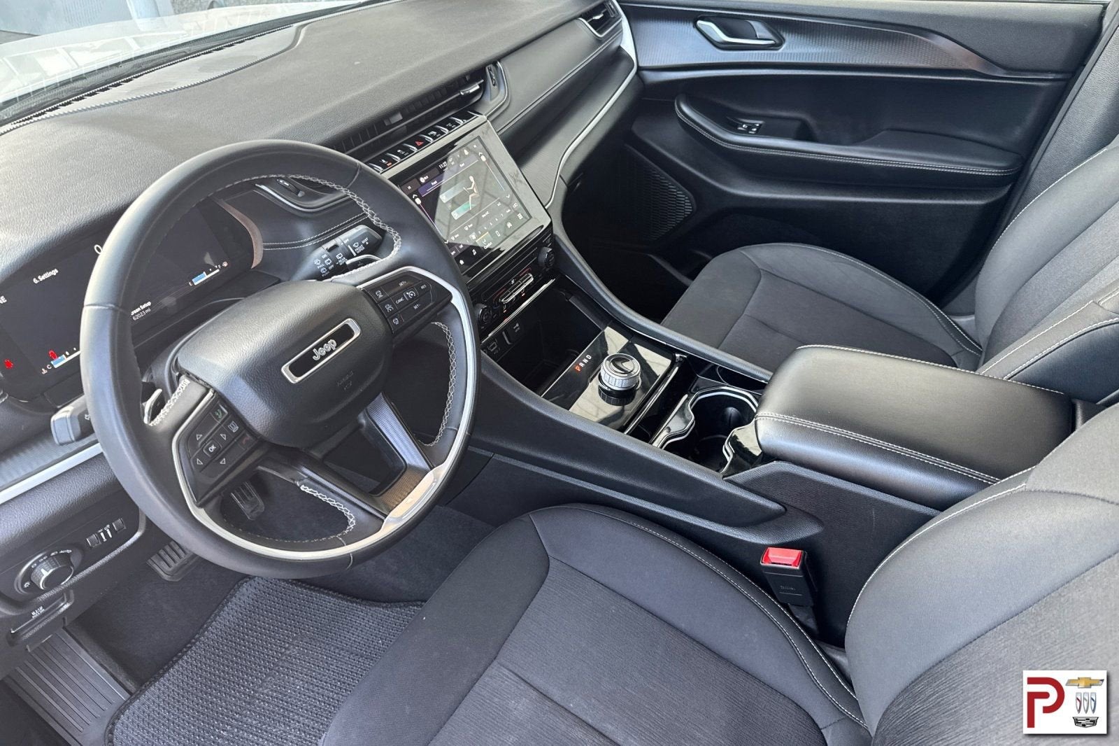 2023 Jeep Grand Cherokee L Laredo 4x4