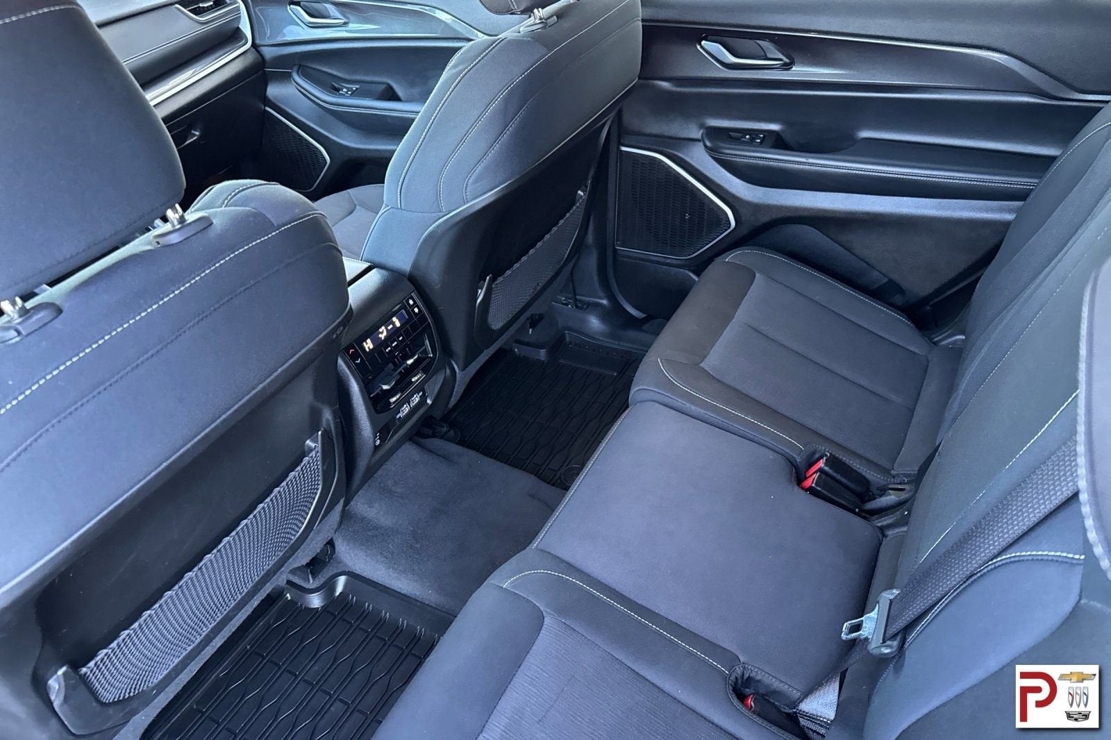 2022 Jeep Grand Cherokee L Laredo