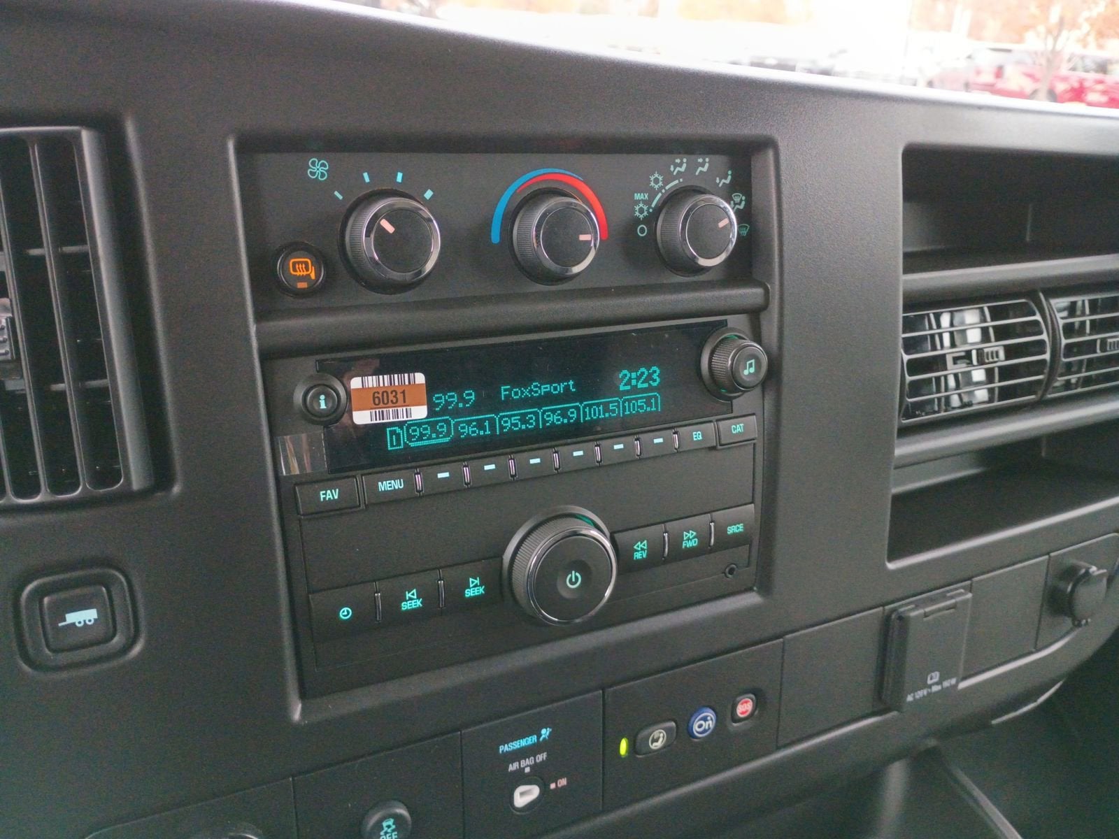 2025 Chevrolet Express Cargo WT