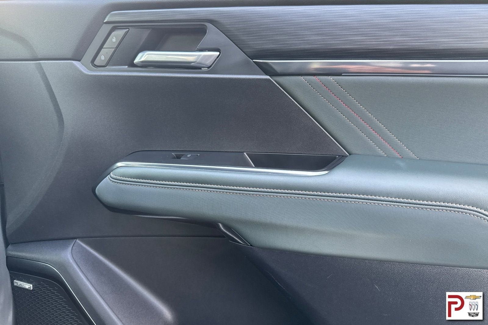 2025 GMC Acadia AT4