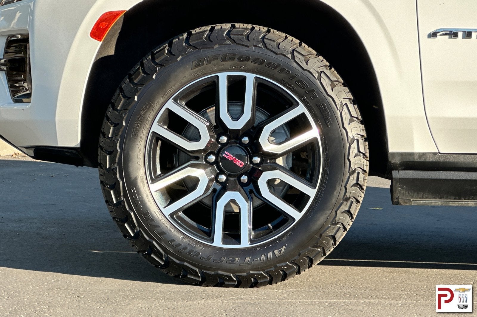 2023 GMC Yukon XL AT4