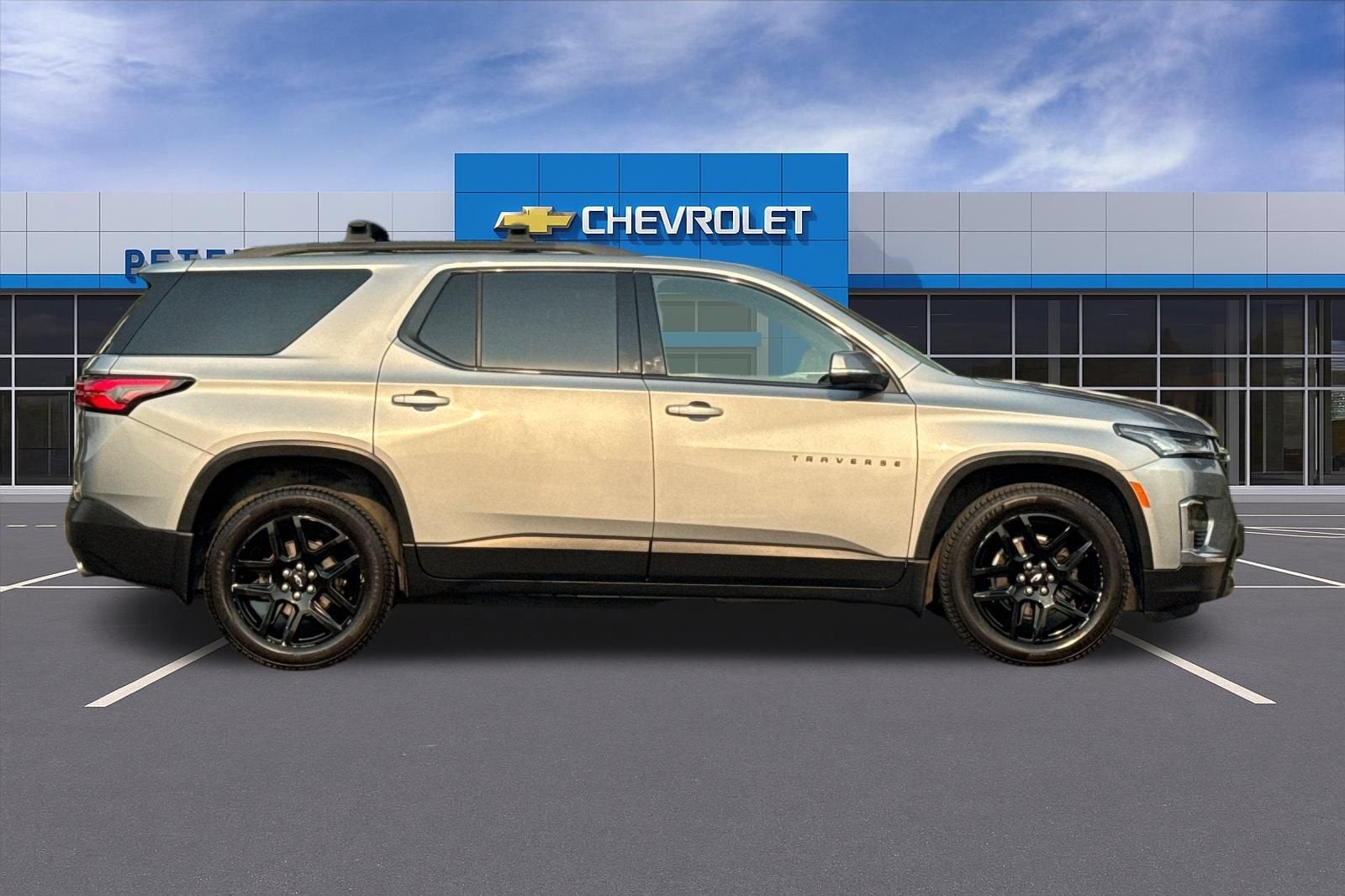 2023 Chevrolet Traverse RS