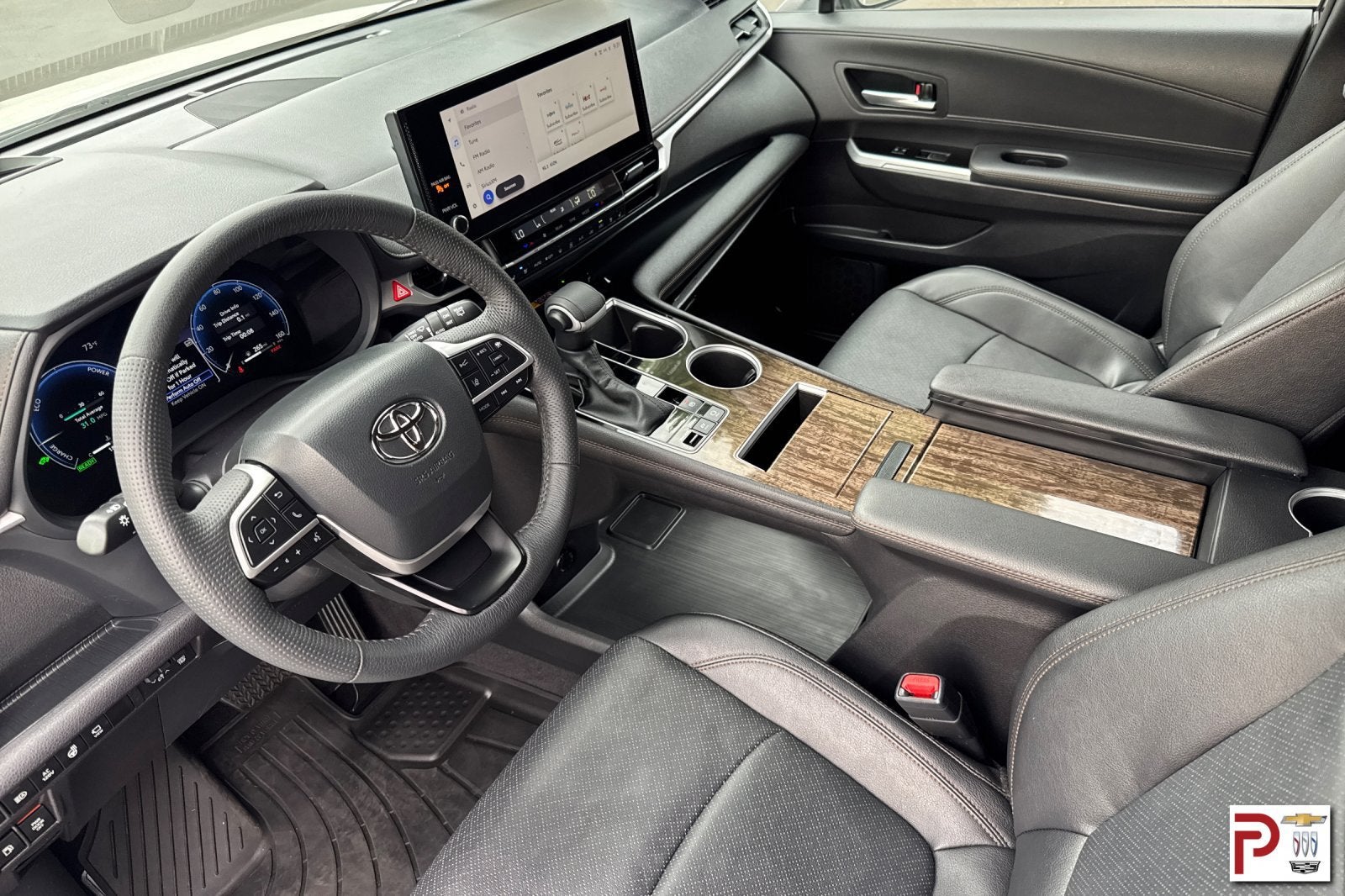 2025 Toyota Sienna Platinum