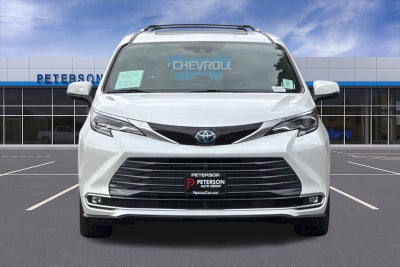 2025 Toyota Sienna Platinum