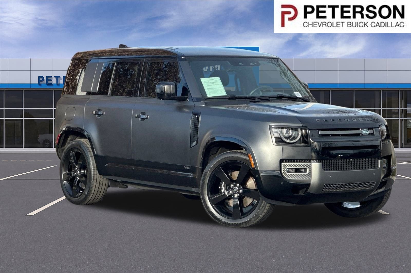 2025 Land Rover Defender 110 V8 P525's photo