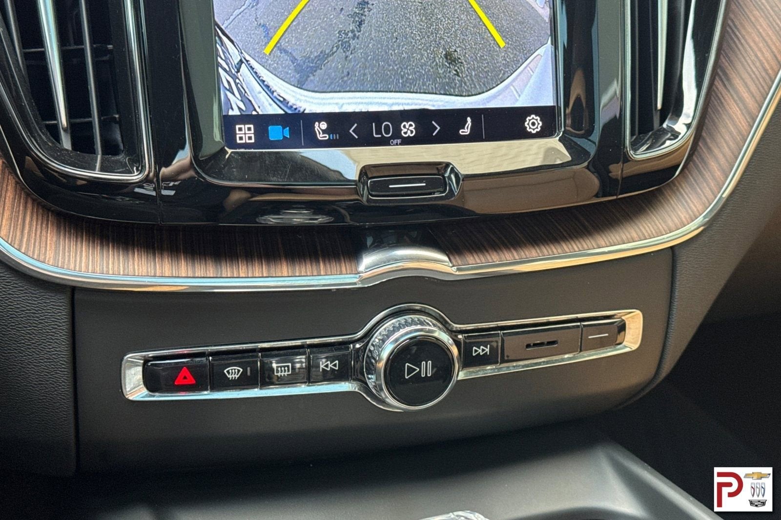 2022 Volvo XC60 Recharge Plug-In Hybrid T8 Inscription